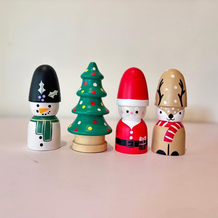 Christmas wooden peg dolls