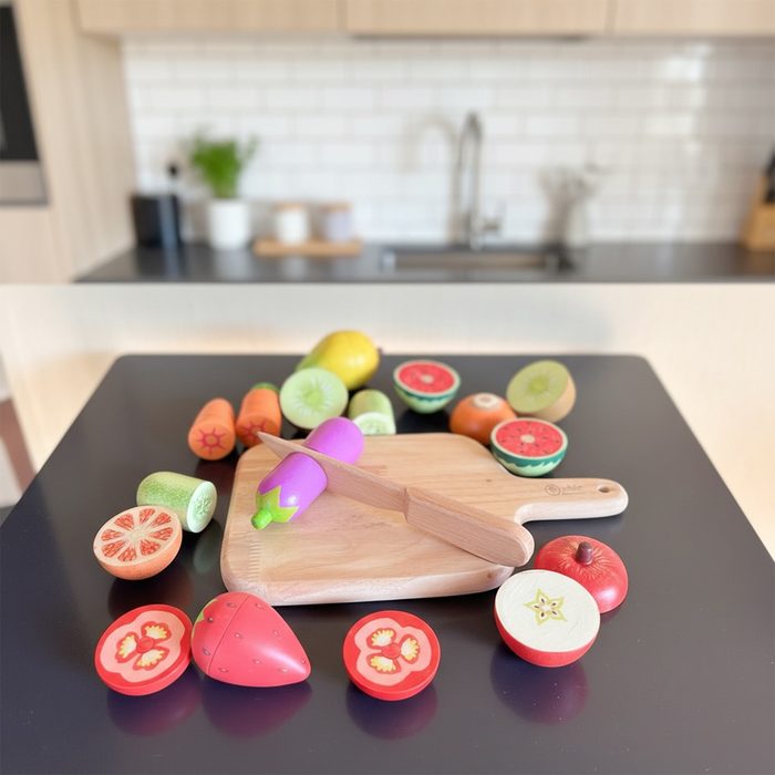 Wooden vegetable cutting set